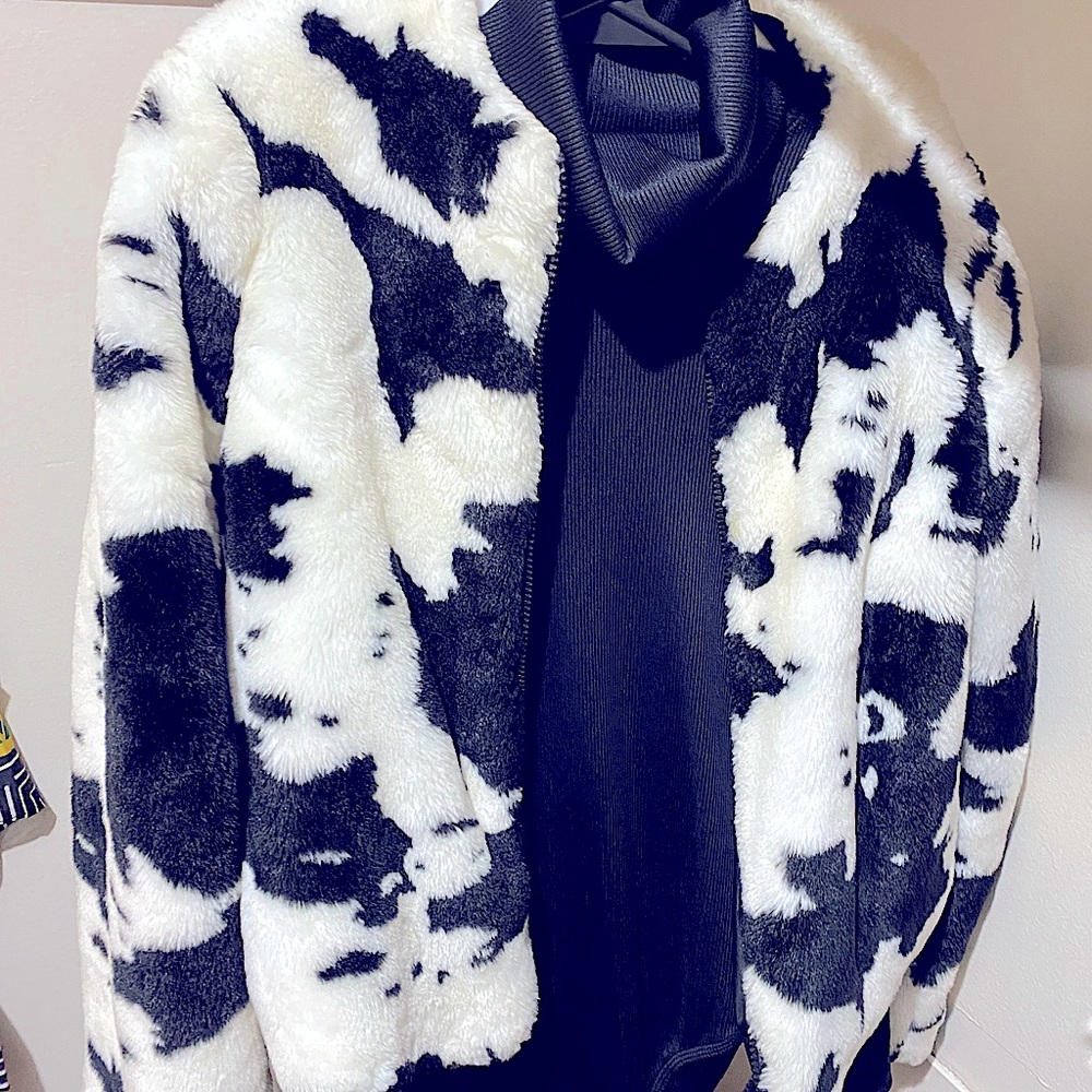 BLACK AND WHITE FOREVER 21 FAUX FUR JACKET🤩